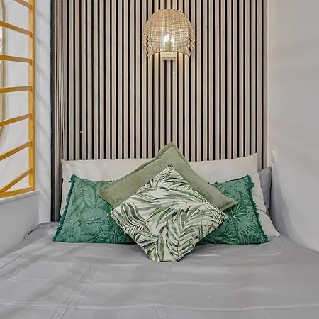 Cosy Emeraude - Centre Apartment *